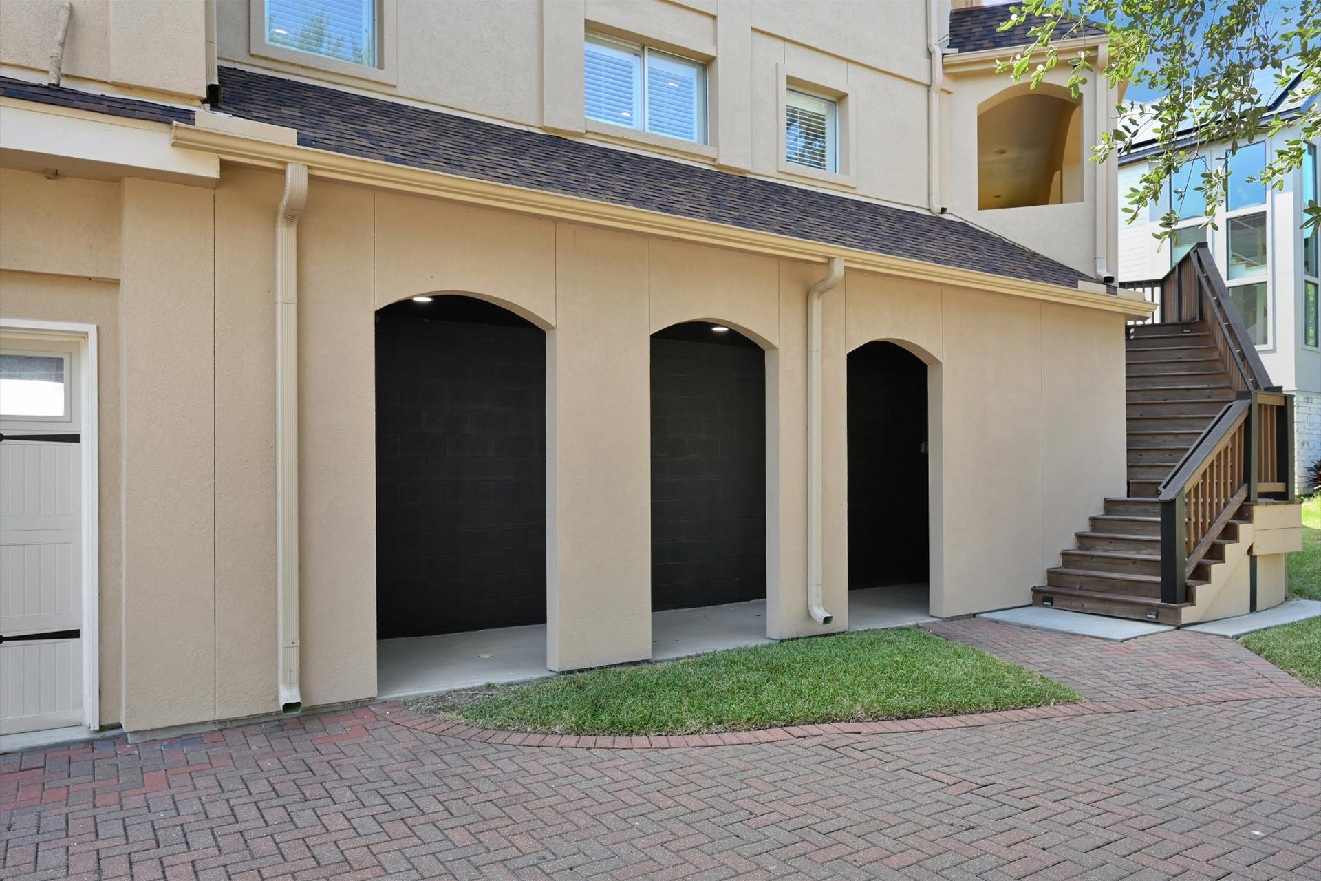 18718 Martinique Drive, Houston, TX 85310