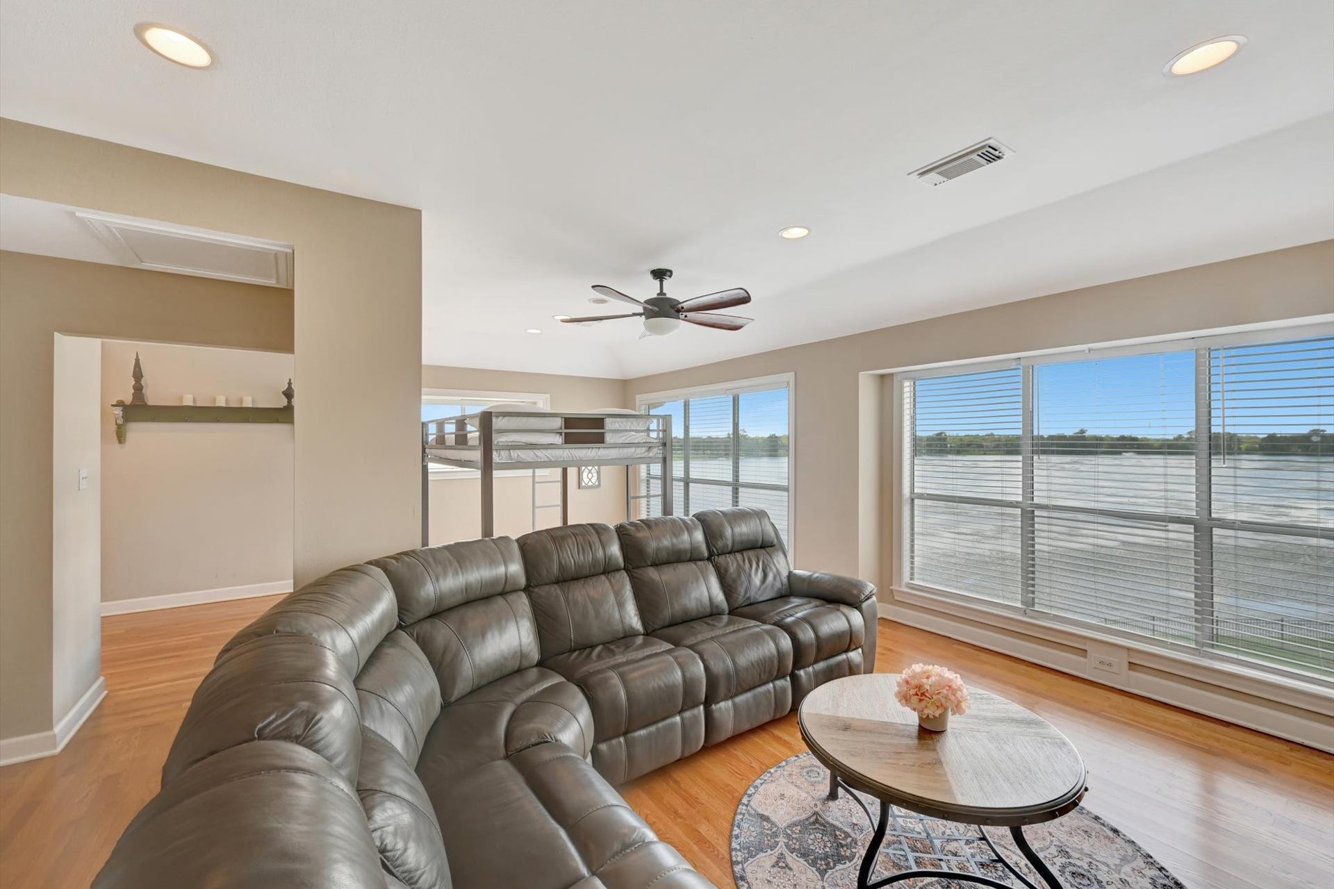 18718 Martinique Drive, Houston, TX 85310
