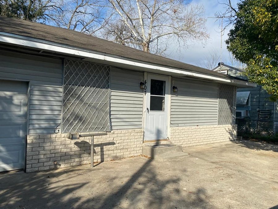Property photo for 407 E Homan Street, Baytown, TX