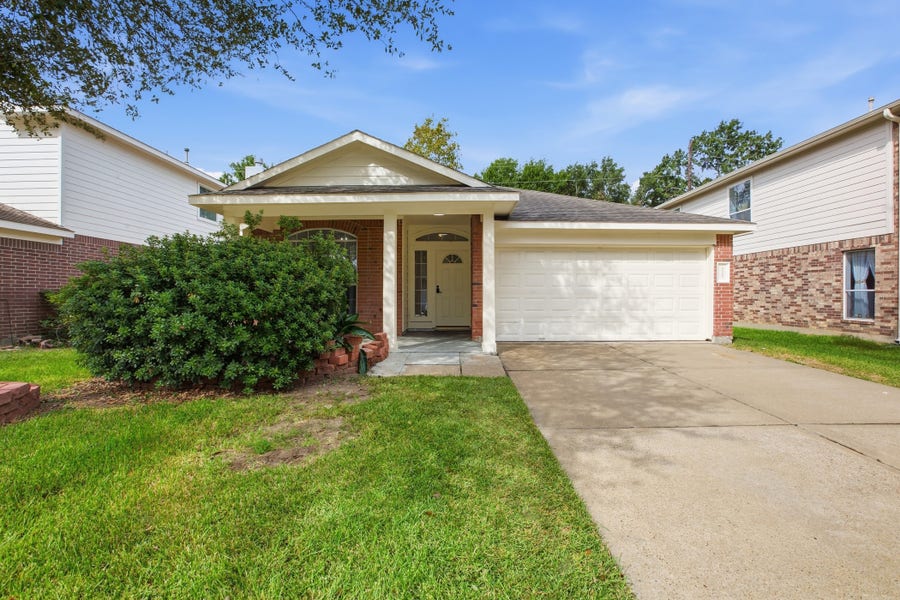 Property photo for 3227 Amber Meadow Dr, Katy, TX
