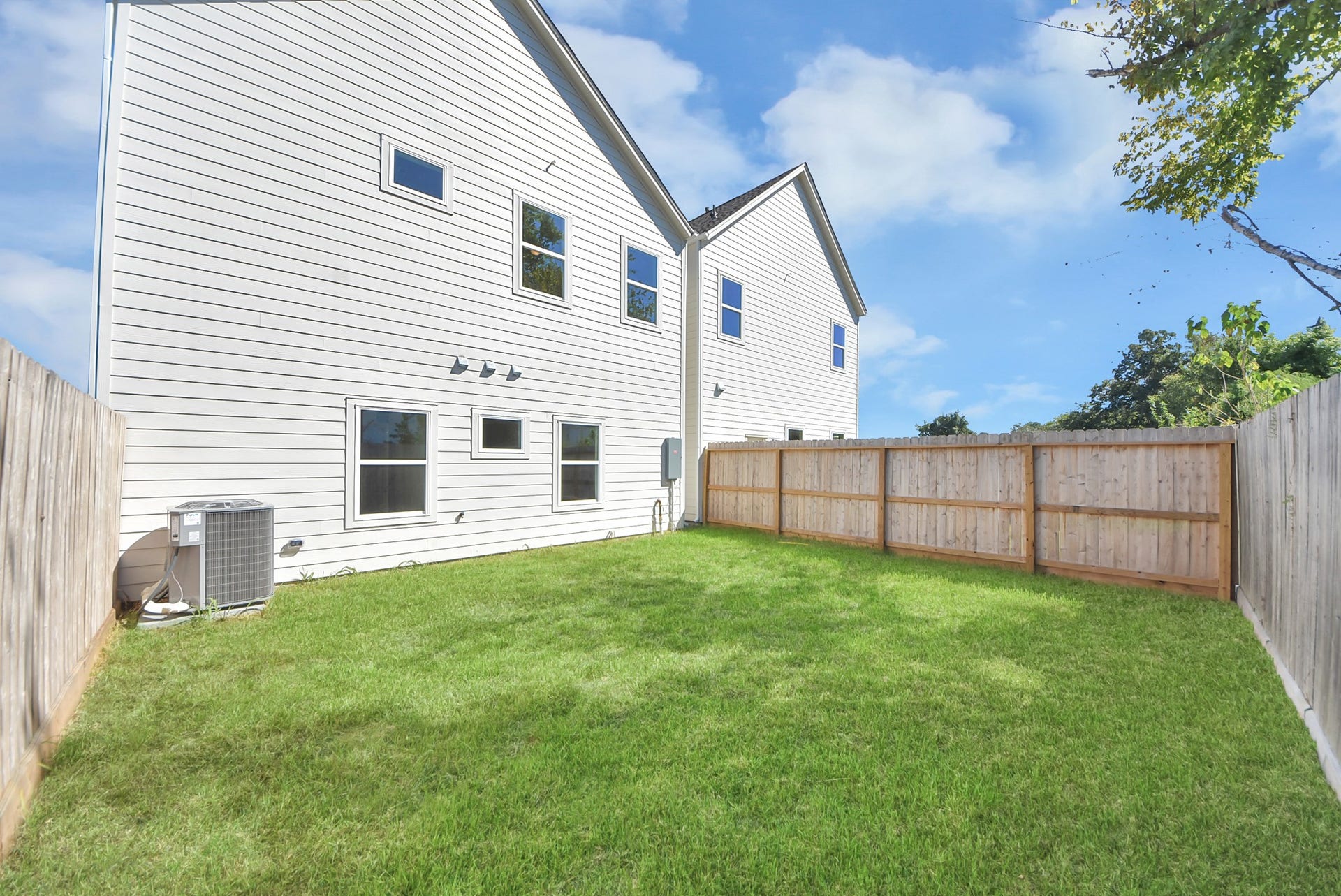 5222 Edgewood Street, Houston, TX 77011