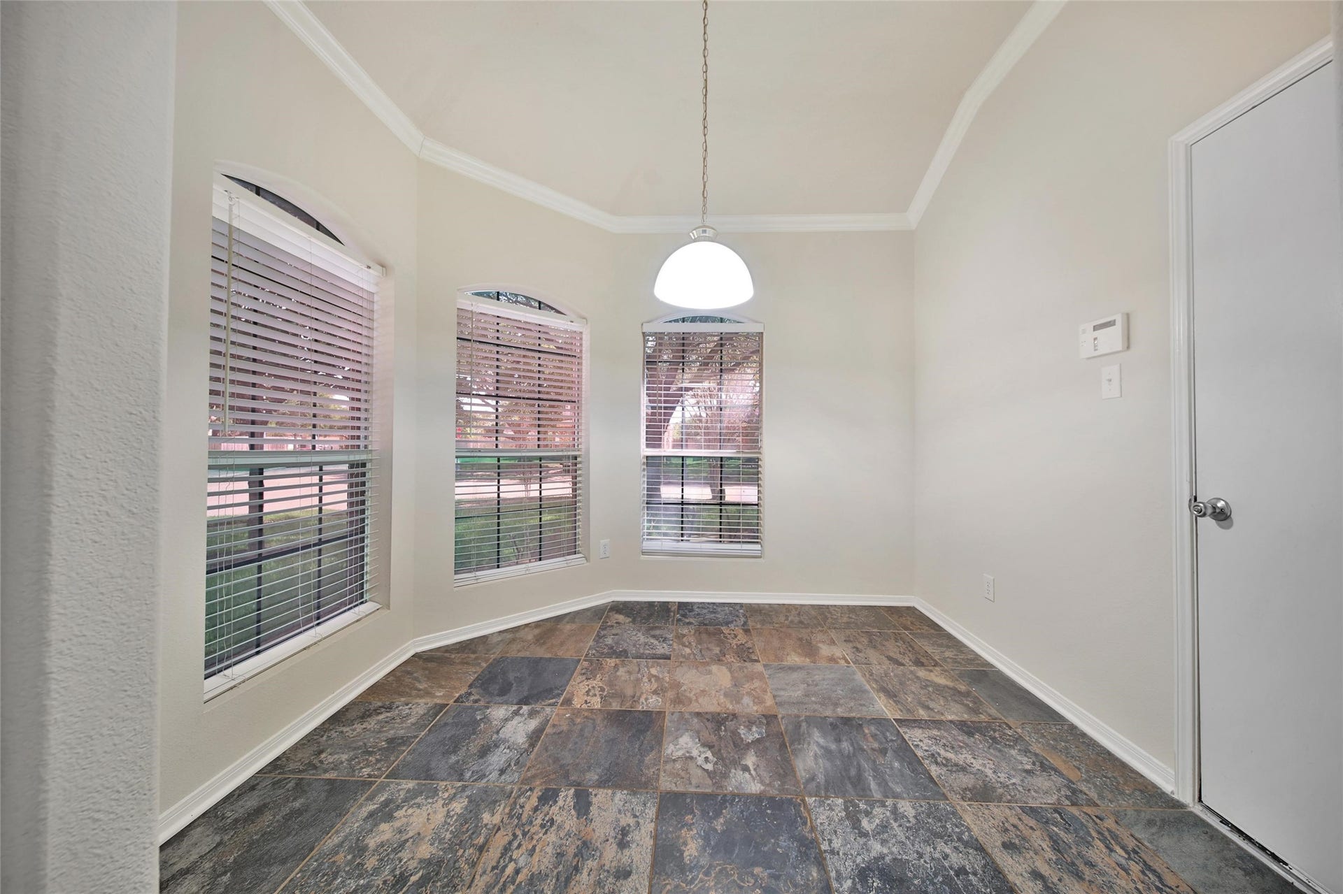 19302 Dawn Canyon Road, Houston, TX 77084 View of the cozy breakfast room