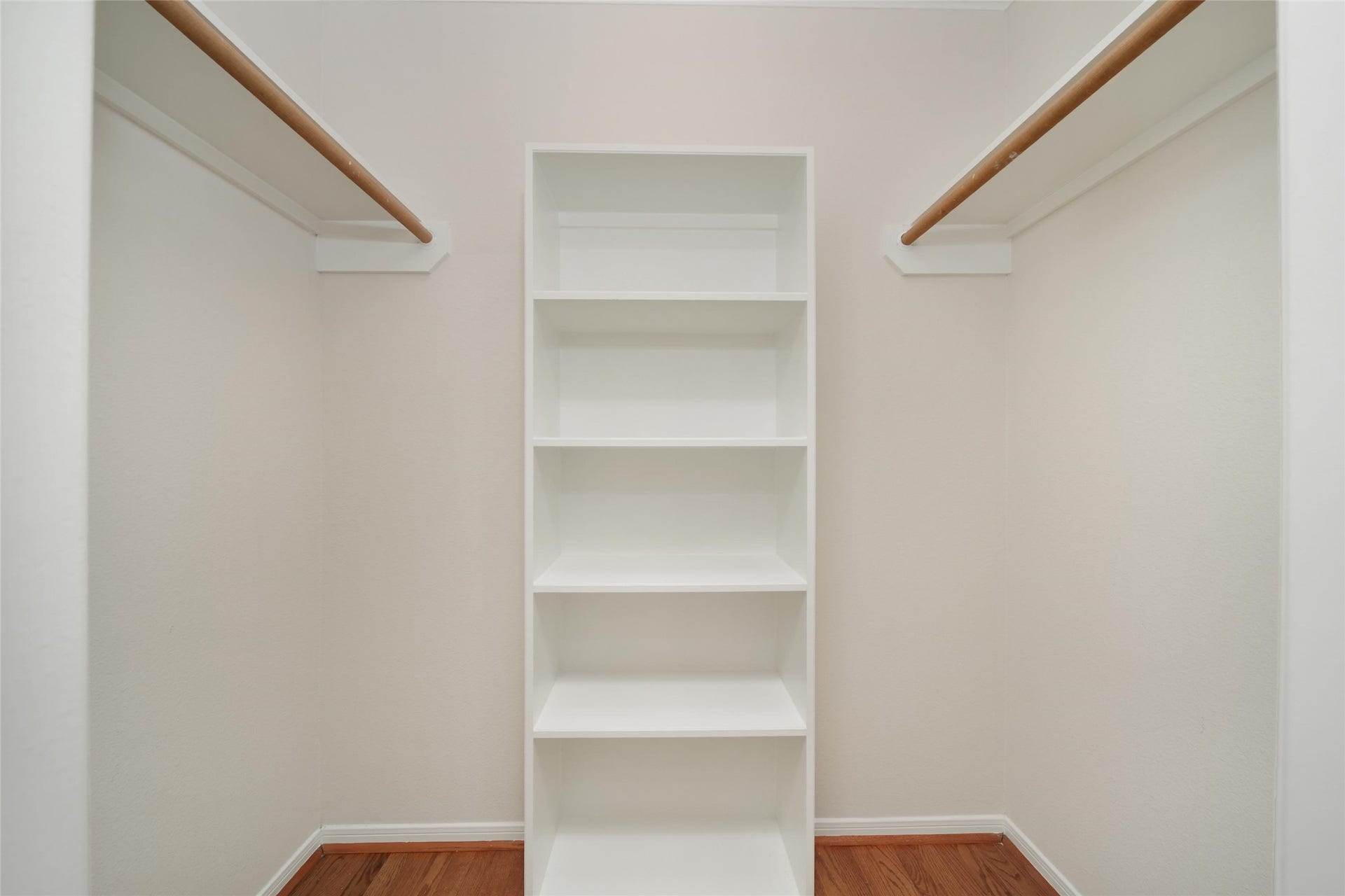 19302 Dawn Canyon Road, Houston, TX 77084 Walk in closet for her