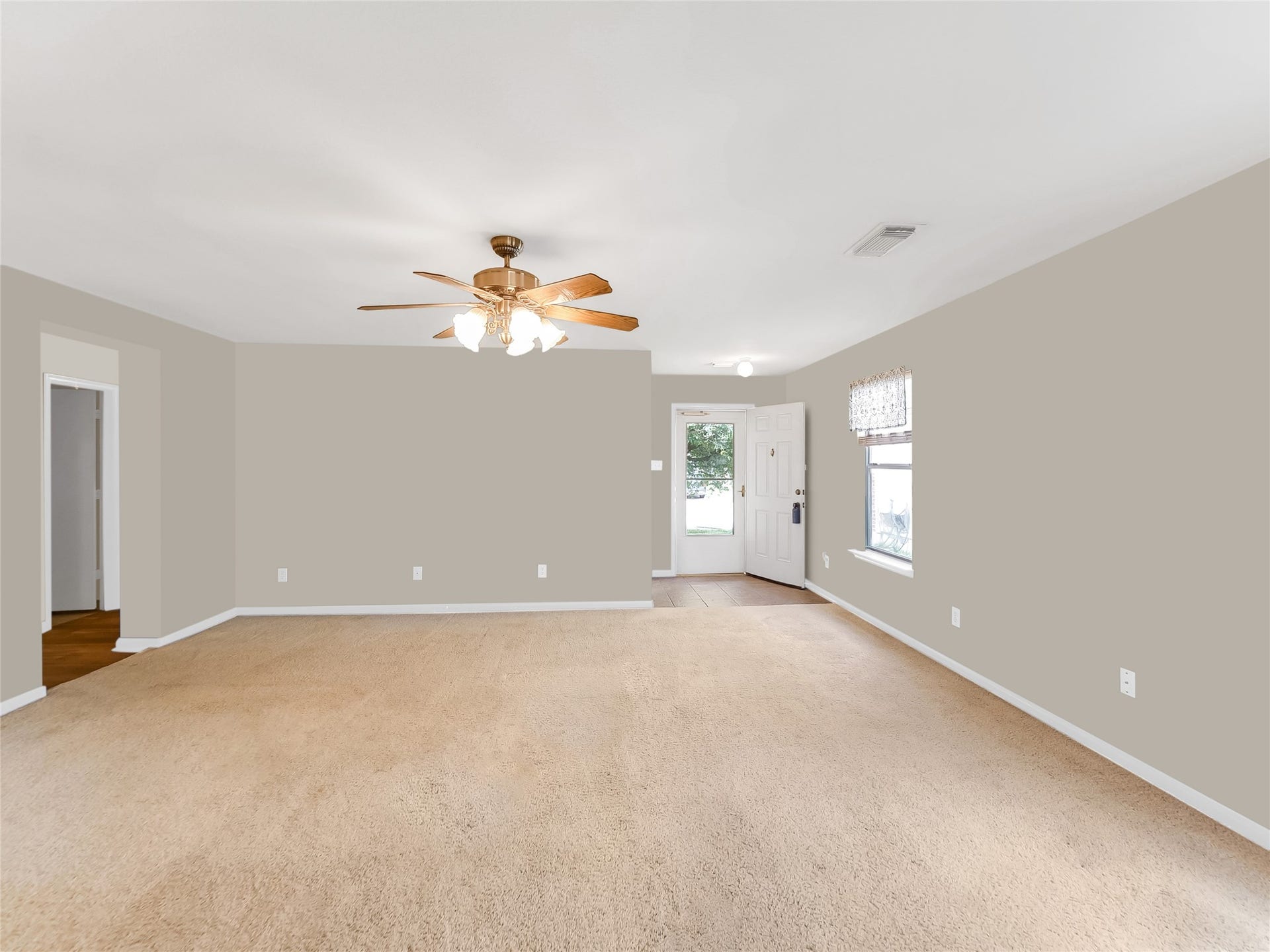 20911 Harvest Terrace Lane, Spring, TX 77379 Open living space