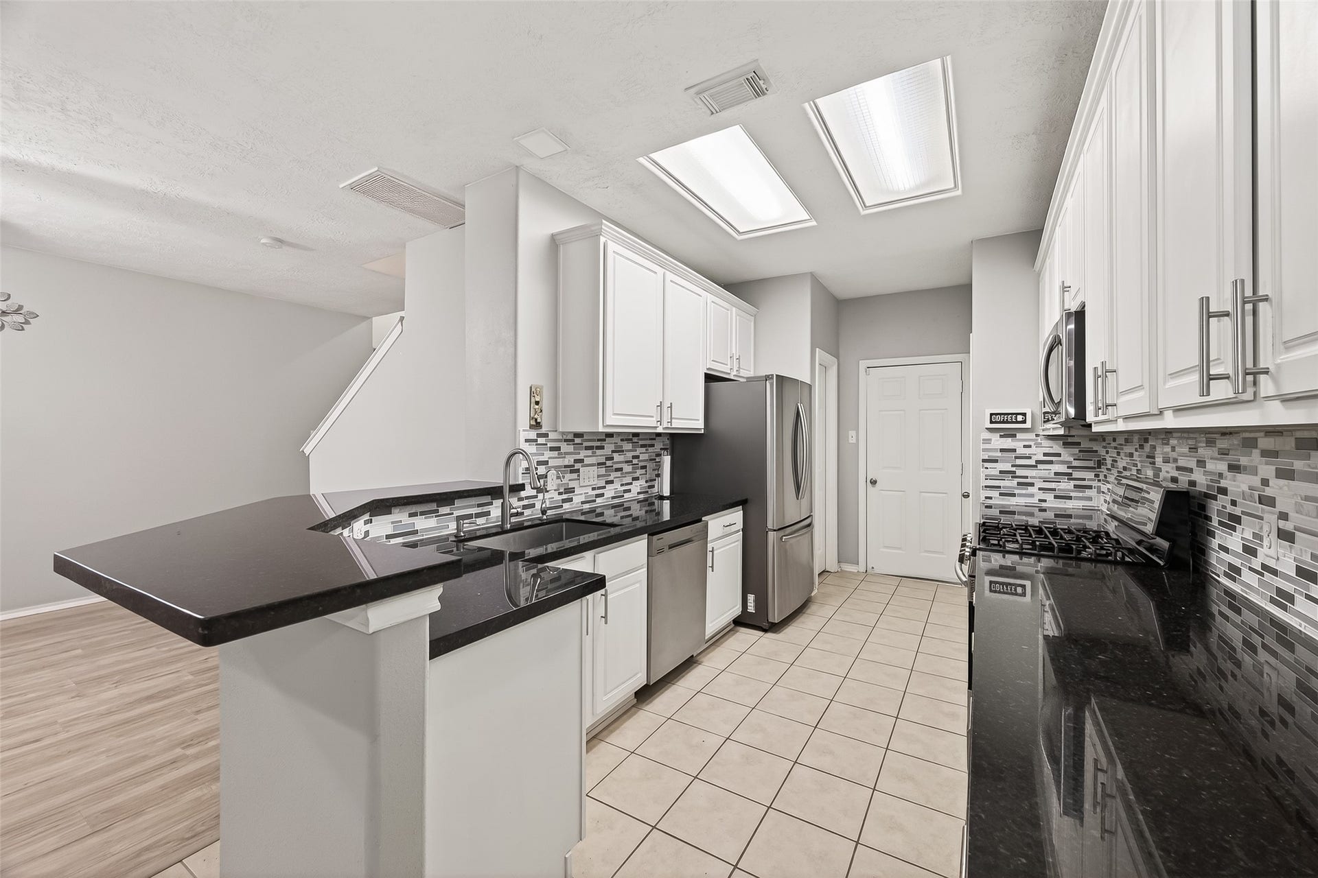 6110 Langham Mist Lane, Houston, TX 77084 6110 Langham Mist Lane, Houston, TX 77084