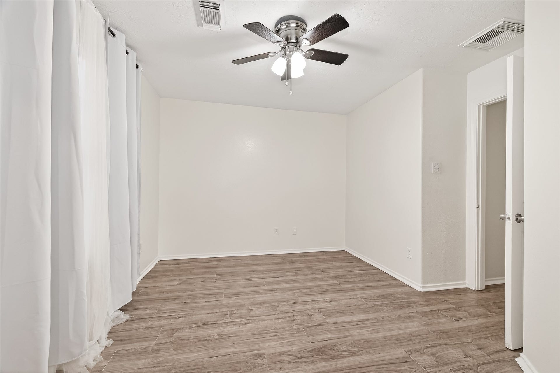 6110 Langham Mist Lane, Houston, TX 77084 6110 Langham Mist Lane, Houston, TX 77084