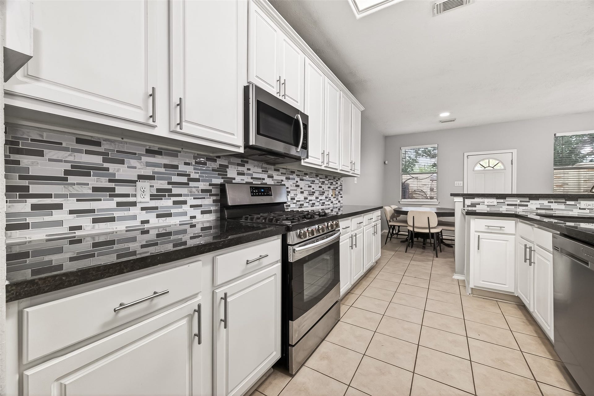 6110 Langham Mist Lane, Houston, TX 77084 6110 Langham Mist Lane, Houston, TX 77084