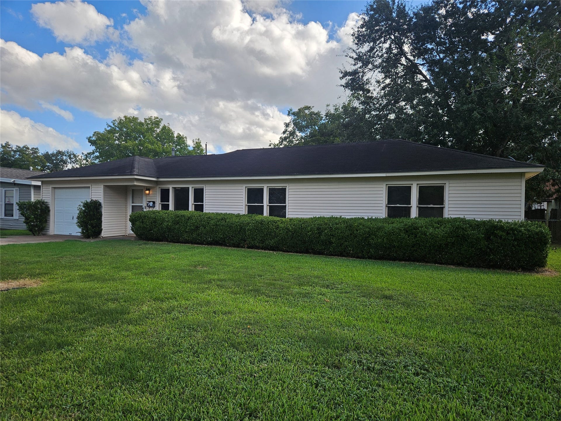 1809 Brazos Street, Rosenberg, TX 77471 1809 Brazos Street, Rosenberg, TX 77471