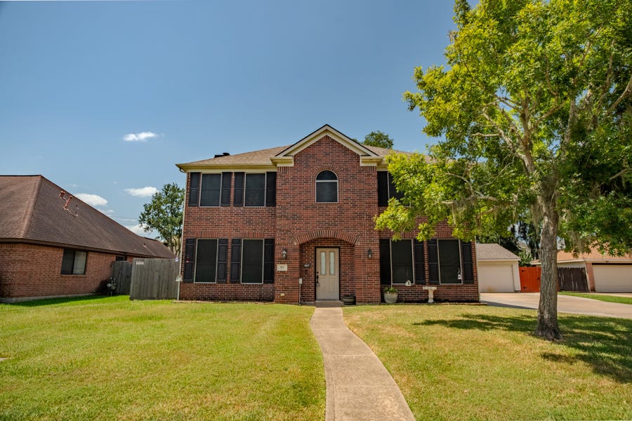 Property photo for 57 N Calla Lily Court, Lake Jackson, TX