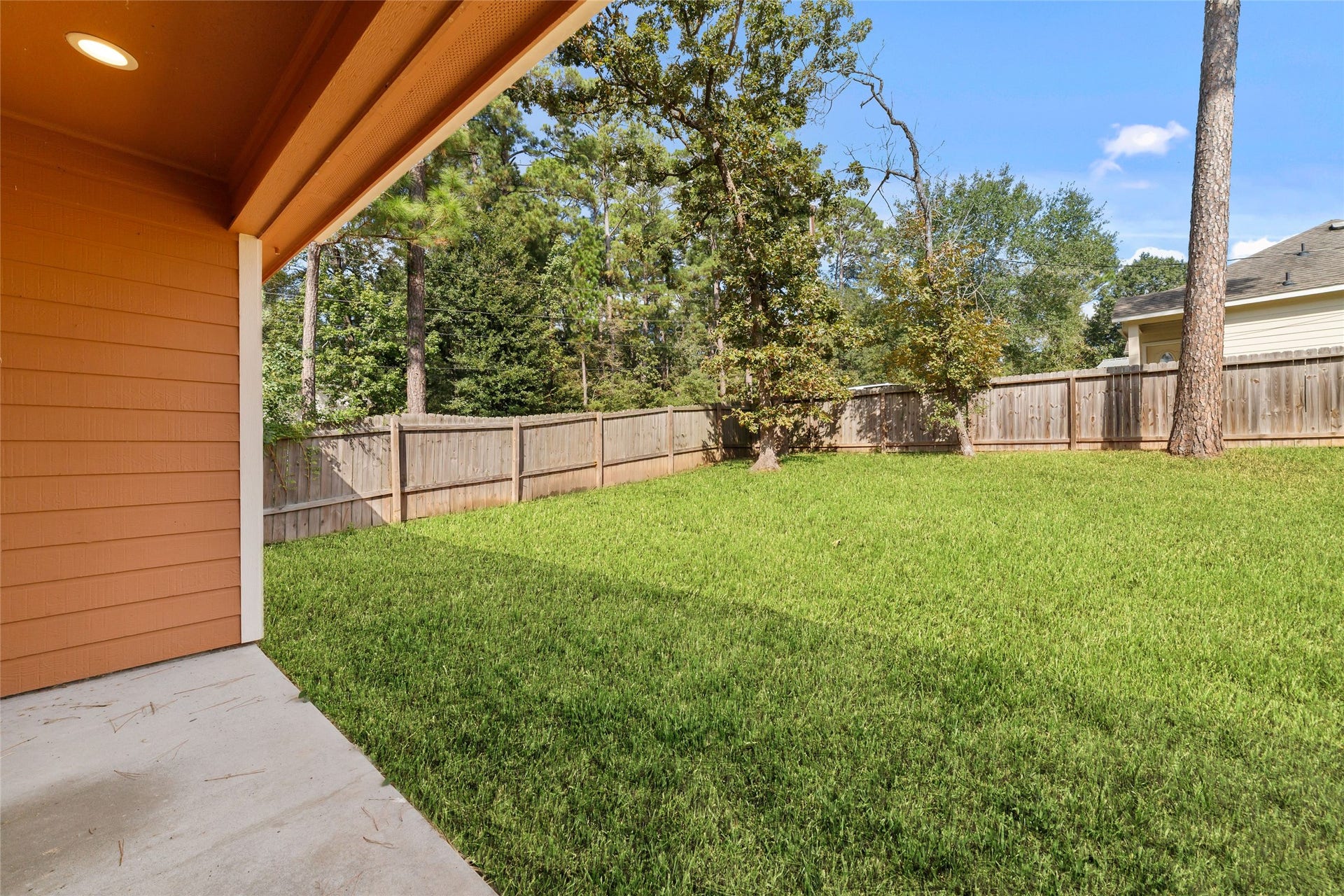 15704 Sycamore Drive, Montgomery, TX 77356 Back porch covered patio view
