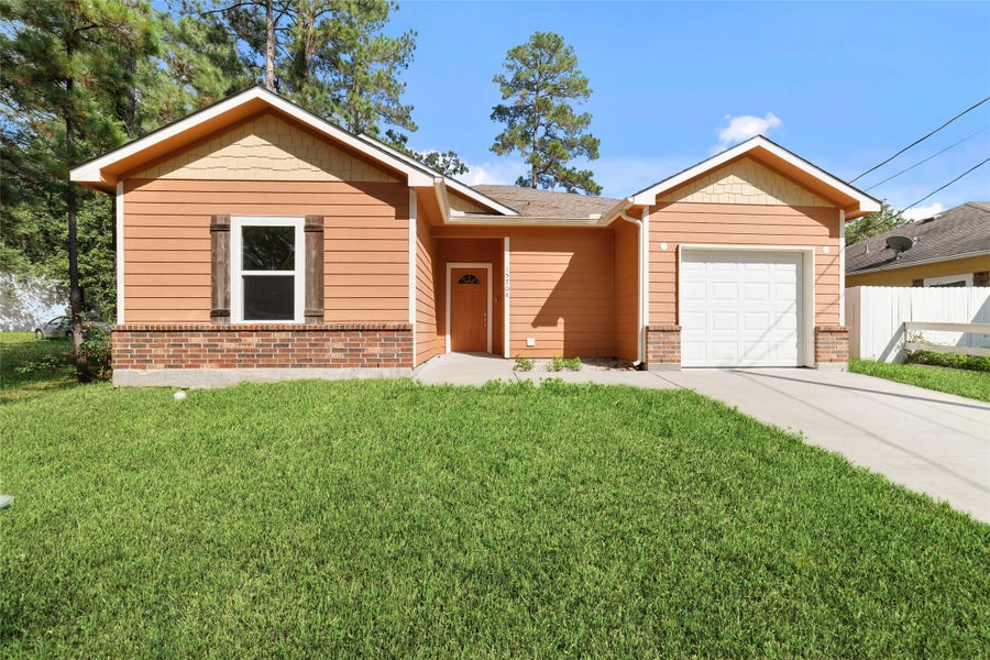 Property photo for 15704 Sycamore Drive, Montgomery, TX
