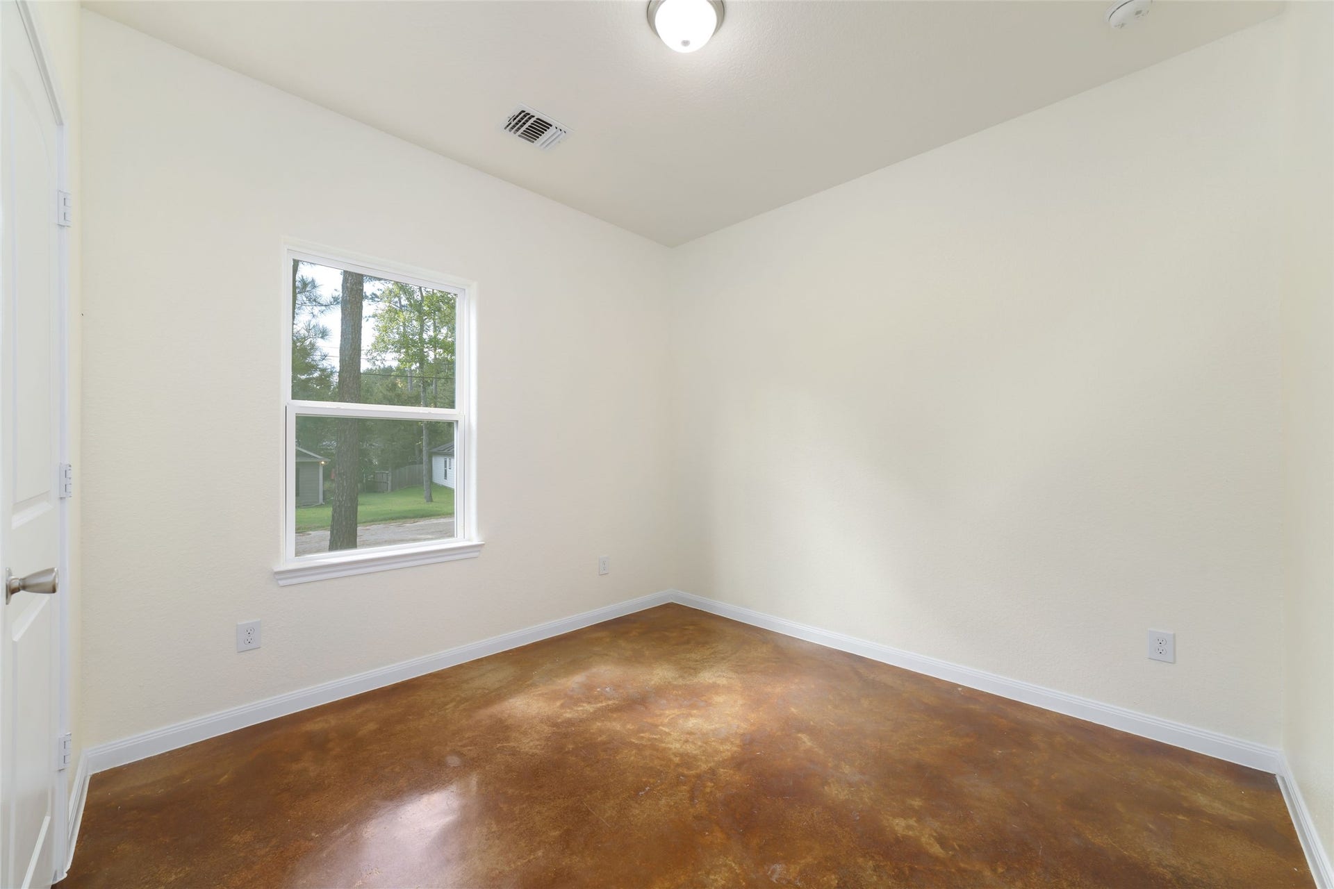 15704 Sycamore Drive, Montgomery, TX 77356 Bedroom 1 view