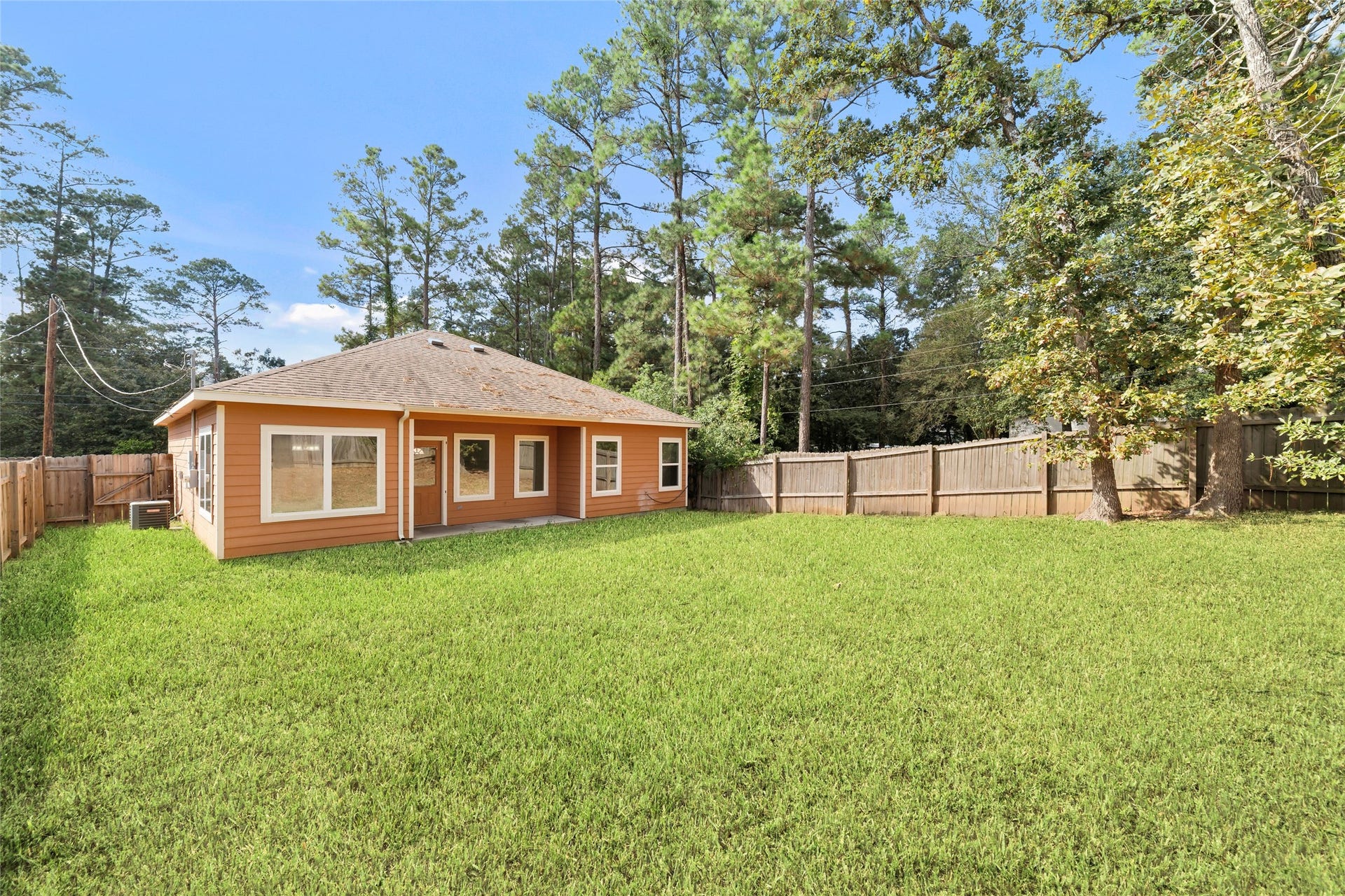 15704 Sycamore Drive, Montgomery, TX 77356 Backyard view