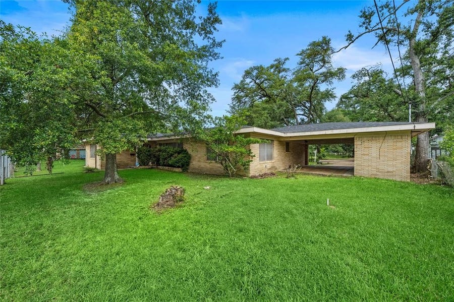 Property photo for 202 Avenue J, Conroe, TX