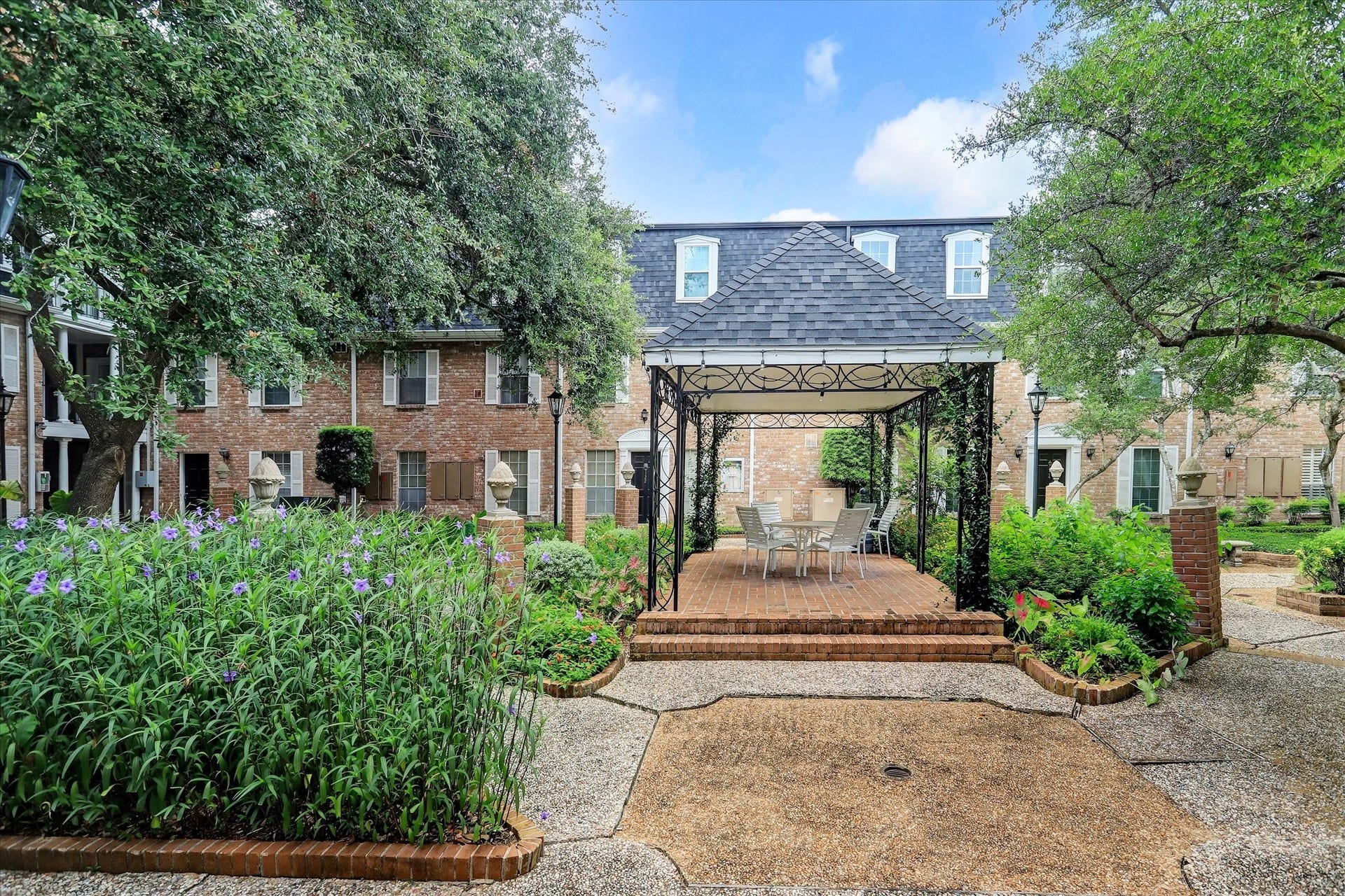 357 N Post Oak Lane, #203, Houston, TX 77024
