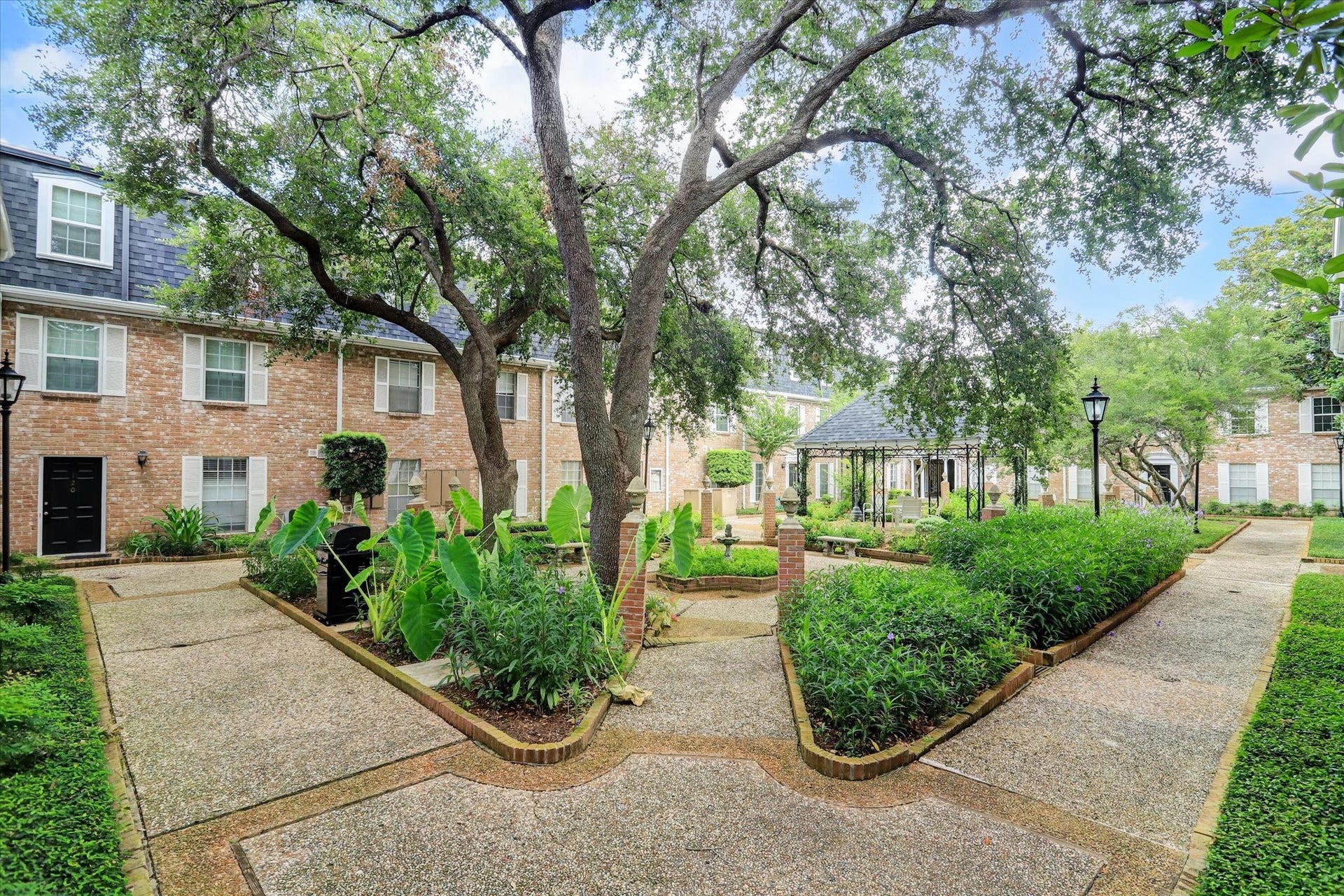 357 N Post Oak Lane, #203, Houston, TX 77024