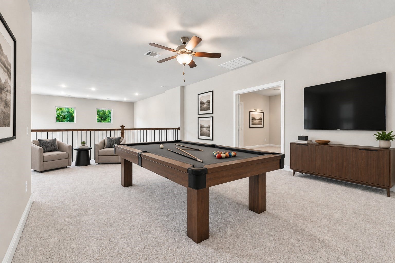 35 Gracenote Pl, The Woodlands, TX 77375 Spacious game room upstairs that is great for entertaining. VIRTUALLY STAGE: