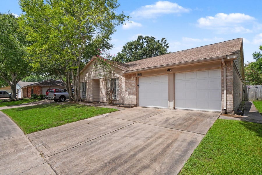 Property photo for 2423 Crooked Lane, Houston, TX