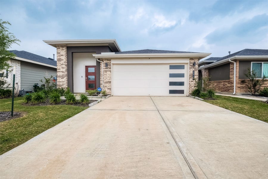 Property photo for 2919 Stamford Hill Lane, Houston, TX