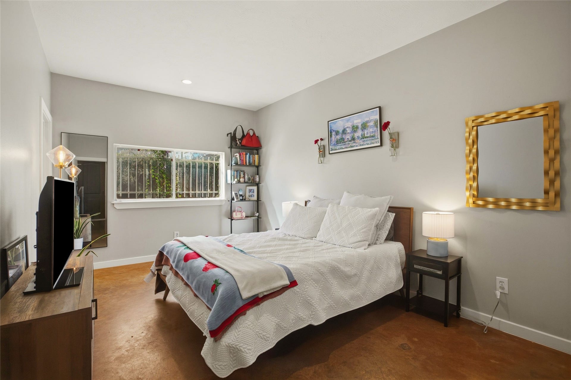 1803 Oneil Street, #C, Houston, TX 77019 First-floor bedroom with a private bath, ideal for guests or a home office.