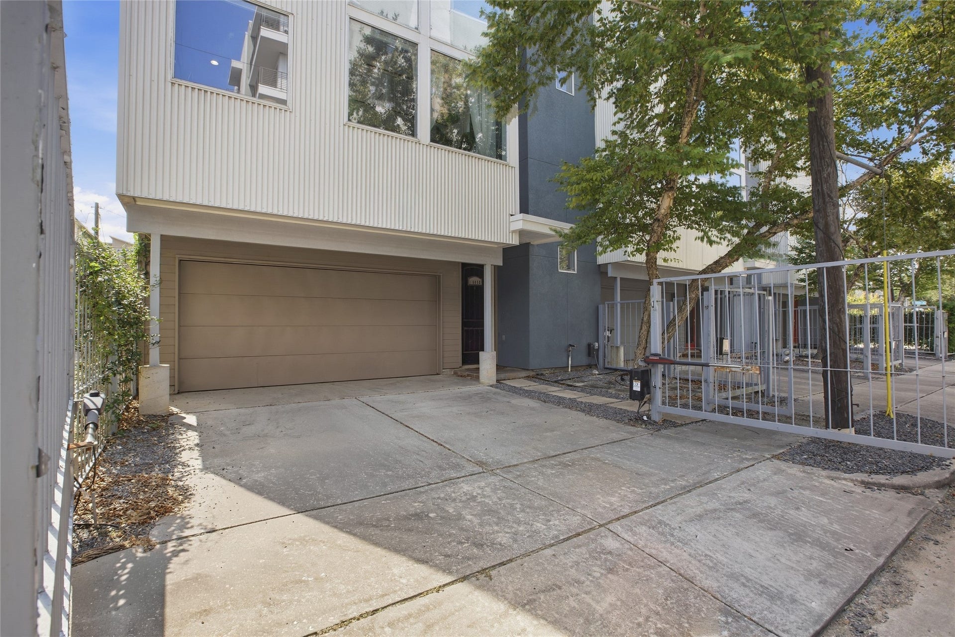 1803 Oneil Street, #C, Houston, TX 77019 Private driveway with an attached 2-car garage, a rare find this close to Downtown.