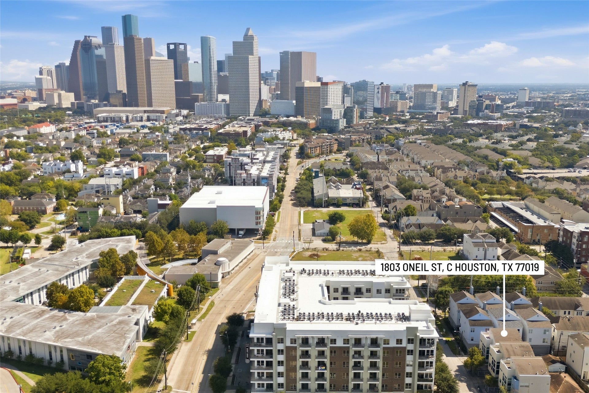 1803 Oneil Street, #C, Houston, TX 77019 Close to restaurants, parks and major employers, with easy Downtown access.