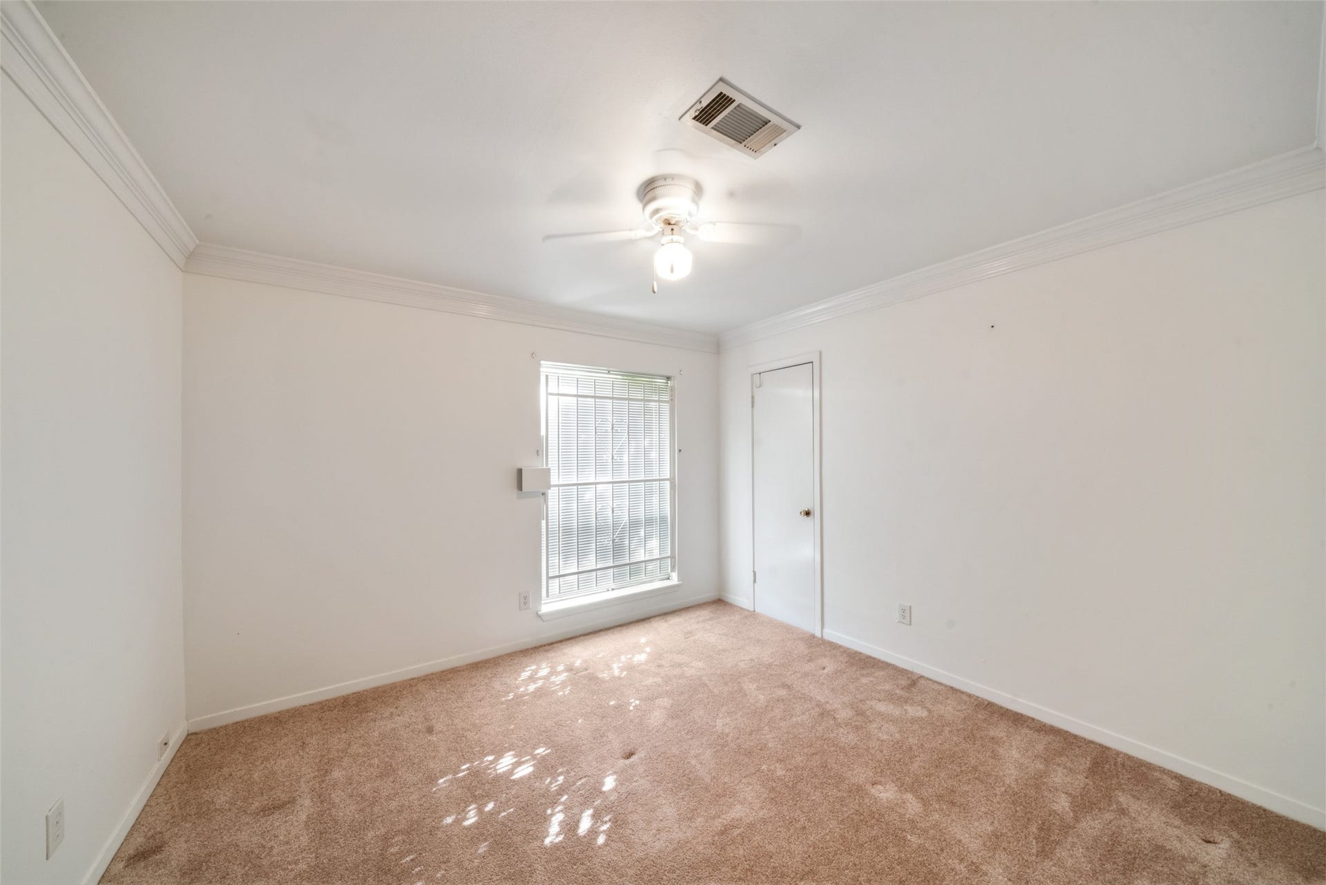 7835 Royalwood Drive, Houston, TX 77049 7835 Royalwood Drive, Houston, TX 77049
