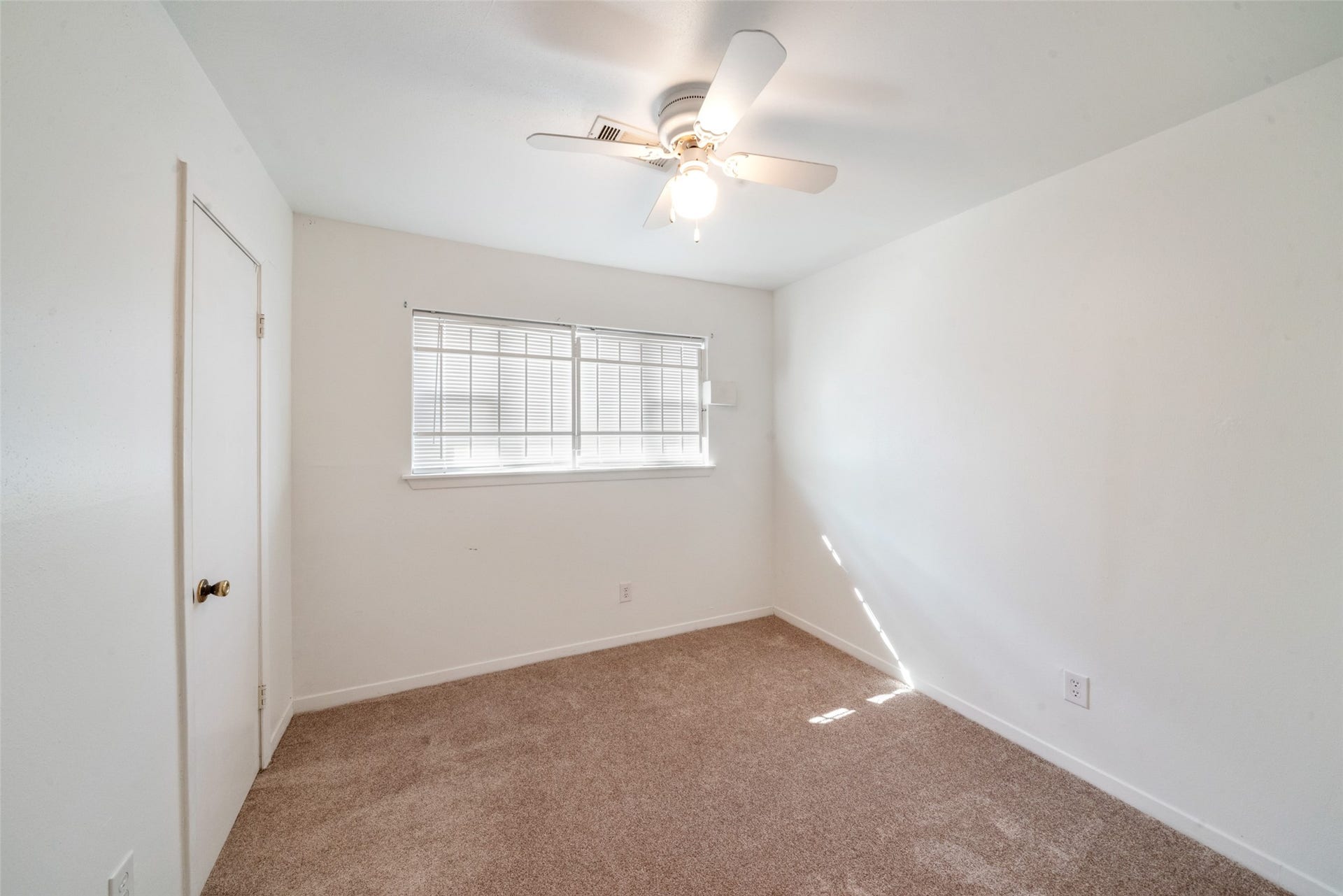 7835 Royalwood Drive, Houston, TX 77049 7835 Royalwood Drive, Houston, TX 77049