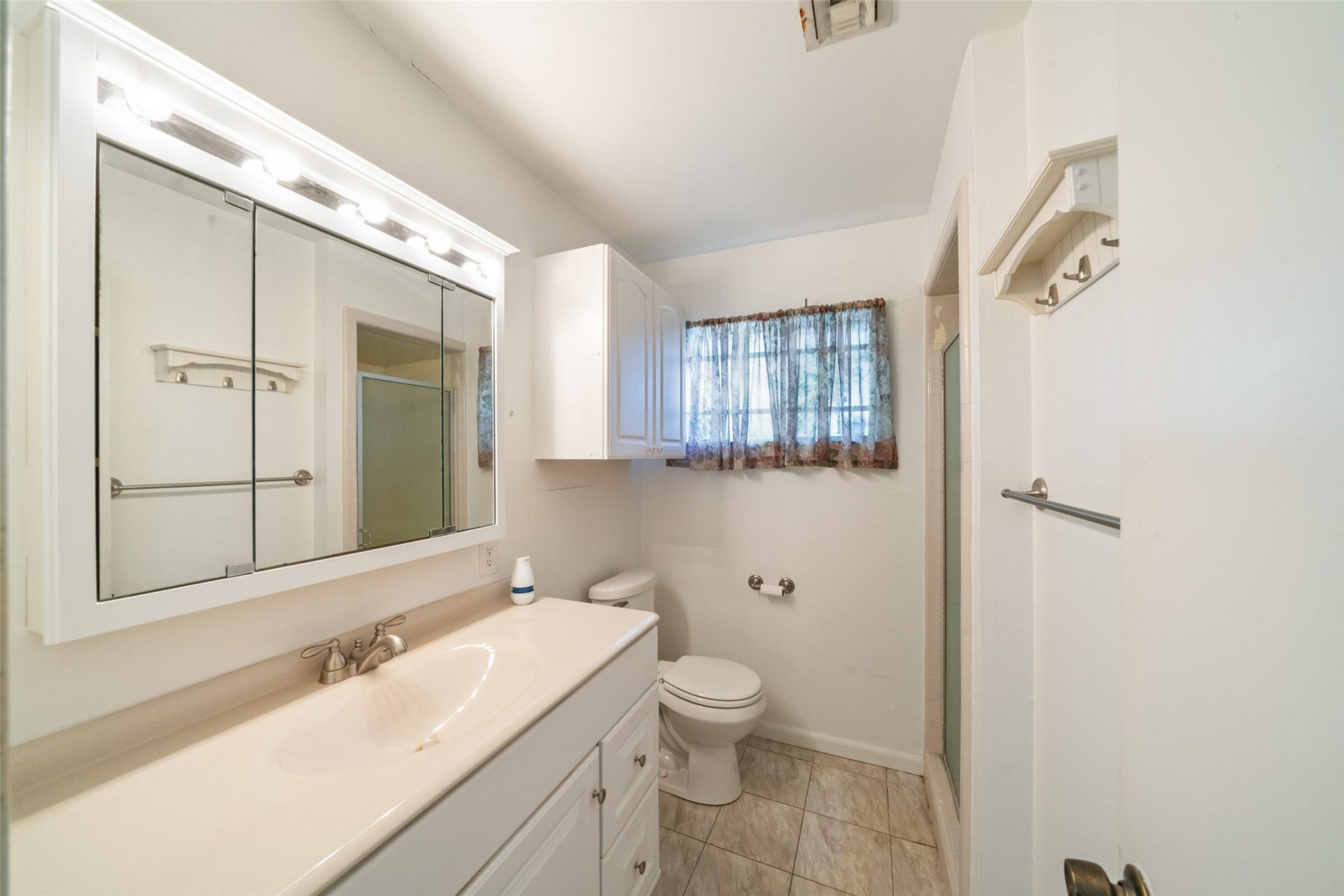 7835 Royalwood Drive, Houston, TX 77049 7835 Royalwood Drive, Houston, TX 77049