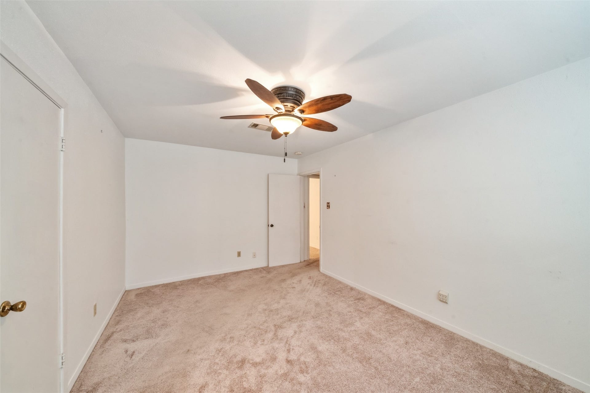7835 Royalwood Drive, Houston, TX 77049 7835 Royalwood Drive, Houston, TX 77049