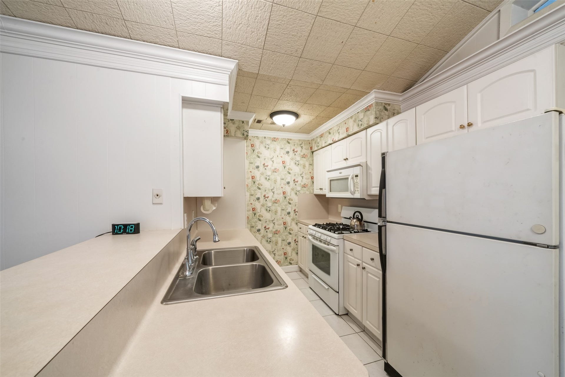 7835 Royalwood Drive, Houston, TX 77049 7835 Royalwood Drive, Houston, TX 77049