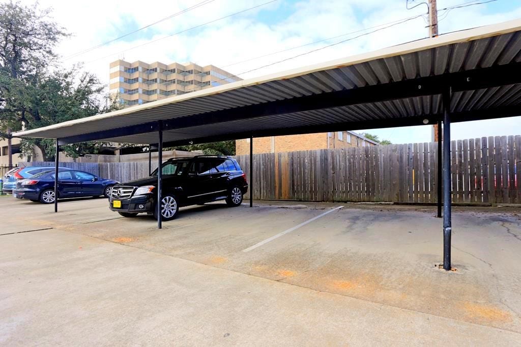 2300 Augusta Drive, #32, Houston, TX 77057 2300 Augusta Drive, #32, Houston, TX 77057