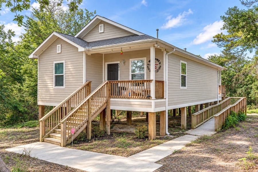 Property photo for 301 Bayou Drive, Channelview, TX