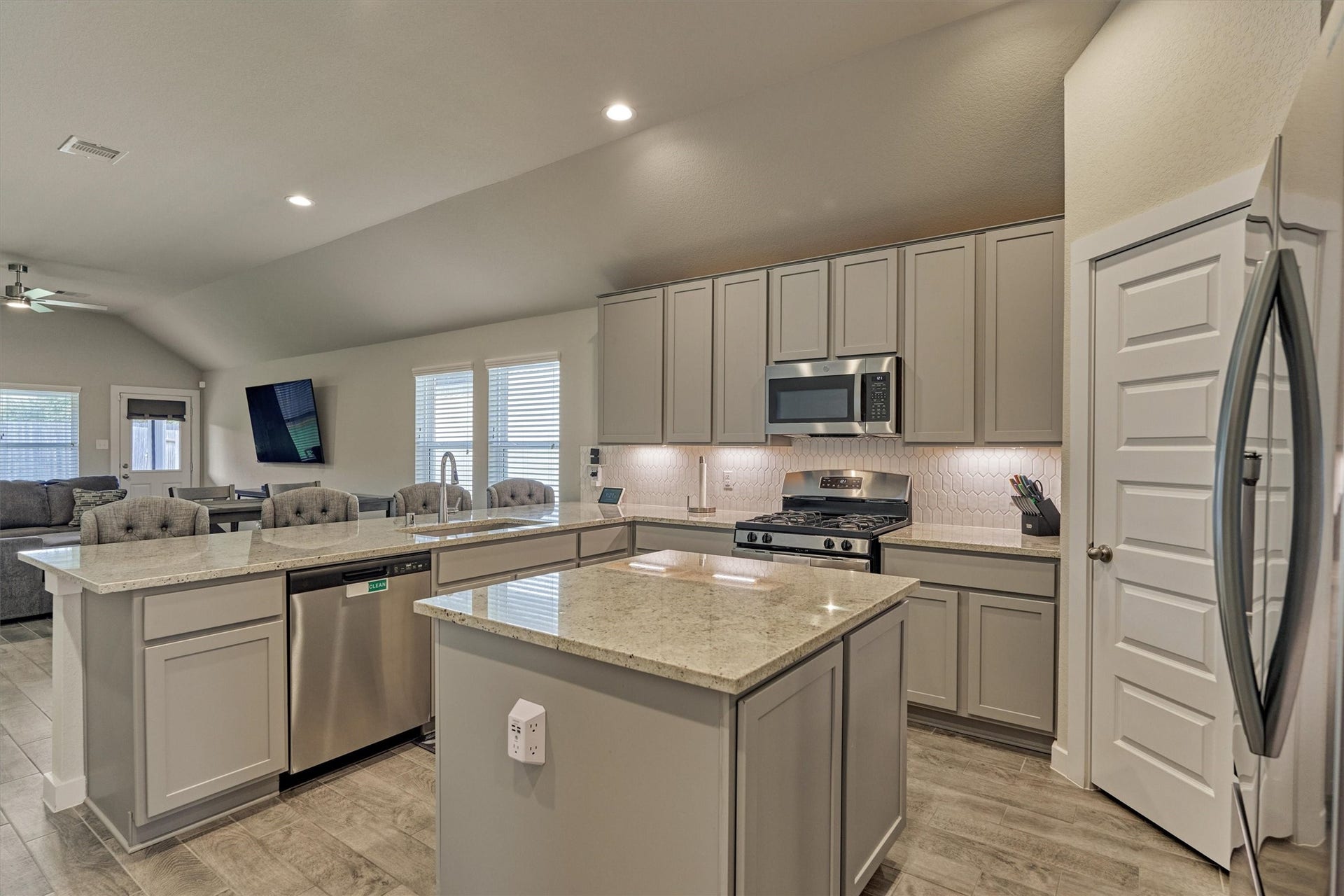 2146 Reed Cave Lane, Spring, TX 77386