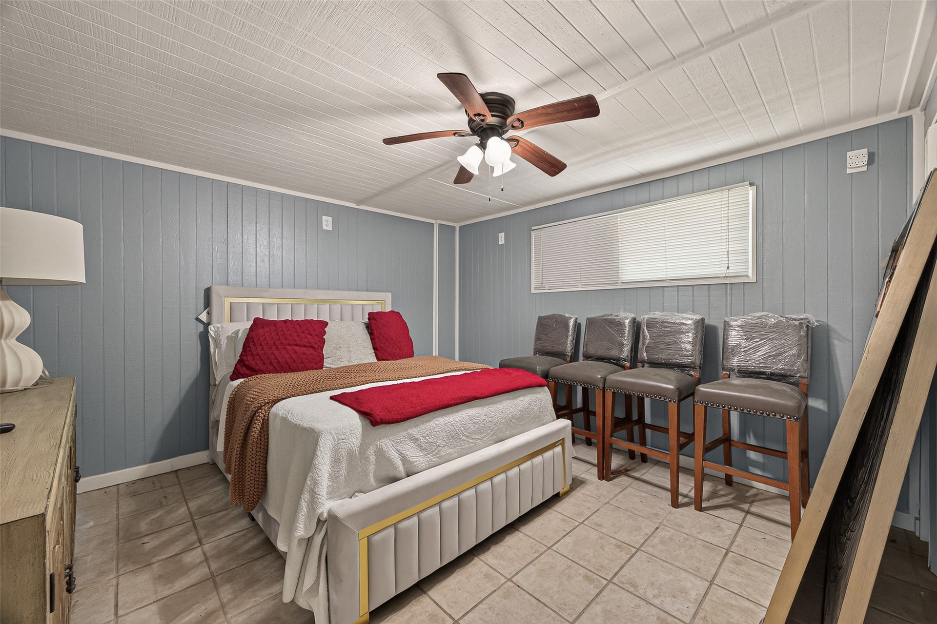 A downstairs bedroom perfectly situated to accommodate overnight guests or weekend boaters.