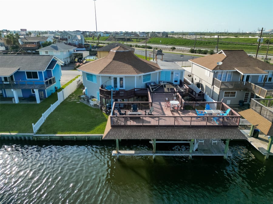 Property photo for 638 Warsaw Street, Hitchcock, TX