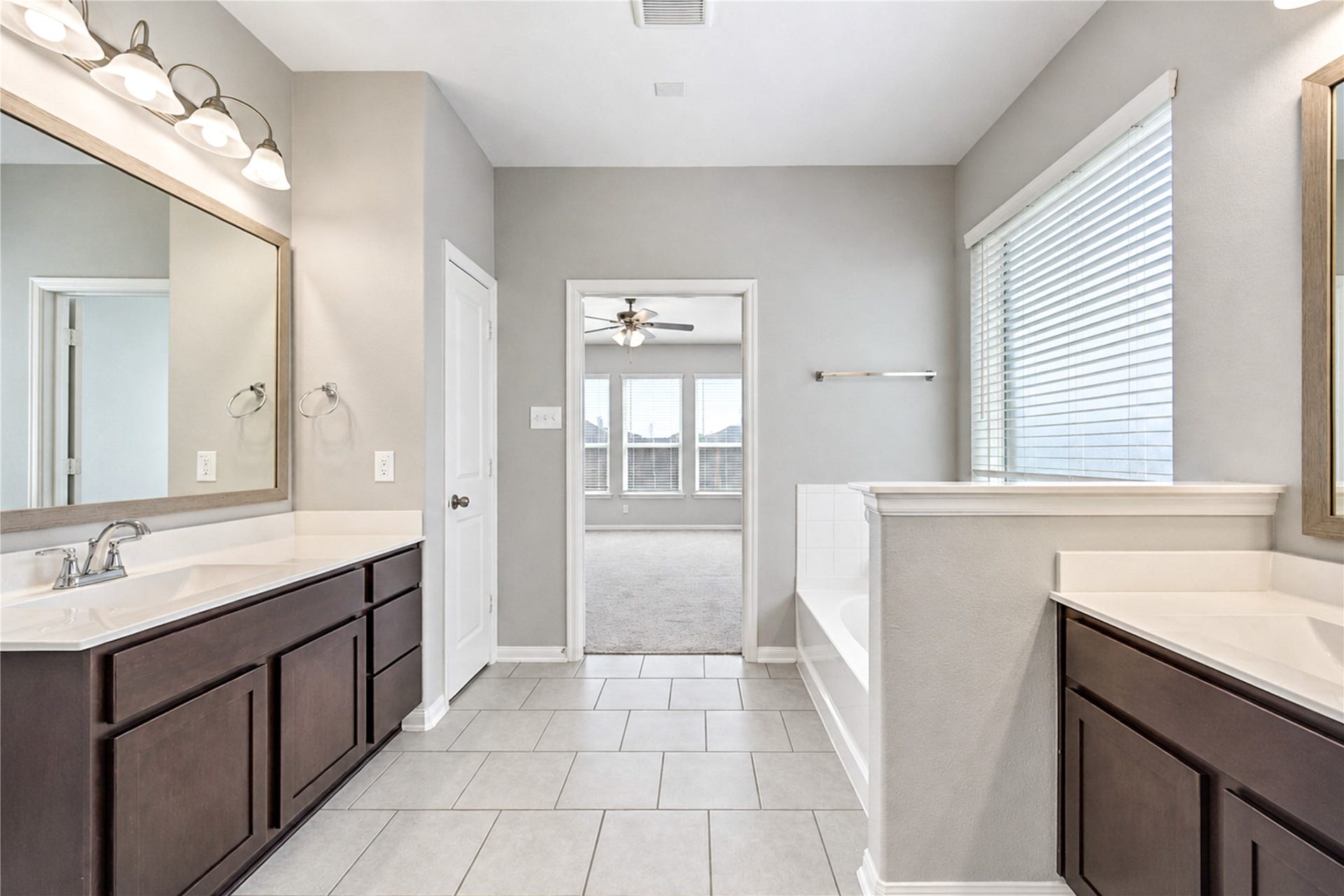 4430 Painted Bunting Lane, Baytown, TX 77521 Master Bathroom