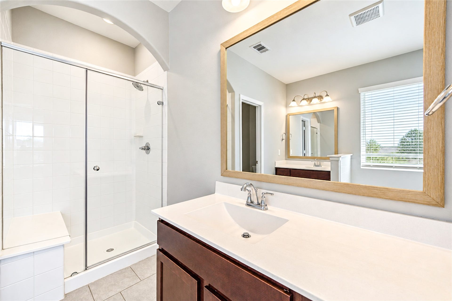 4430 Painted Bunting Lane, Baytown, TX 77521 Master Bathroom