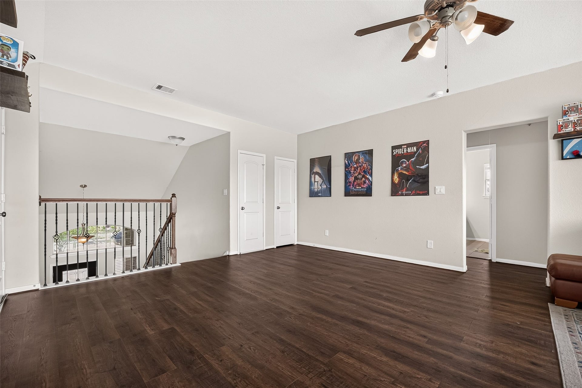6111 Wayne Way, Rosenberg, TX 77471 The upstairs game room offers generous space and luxury vinyl plank flooring.