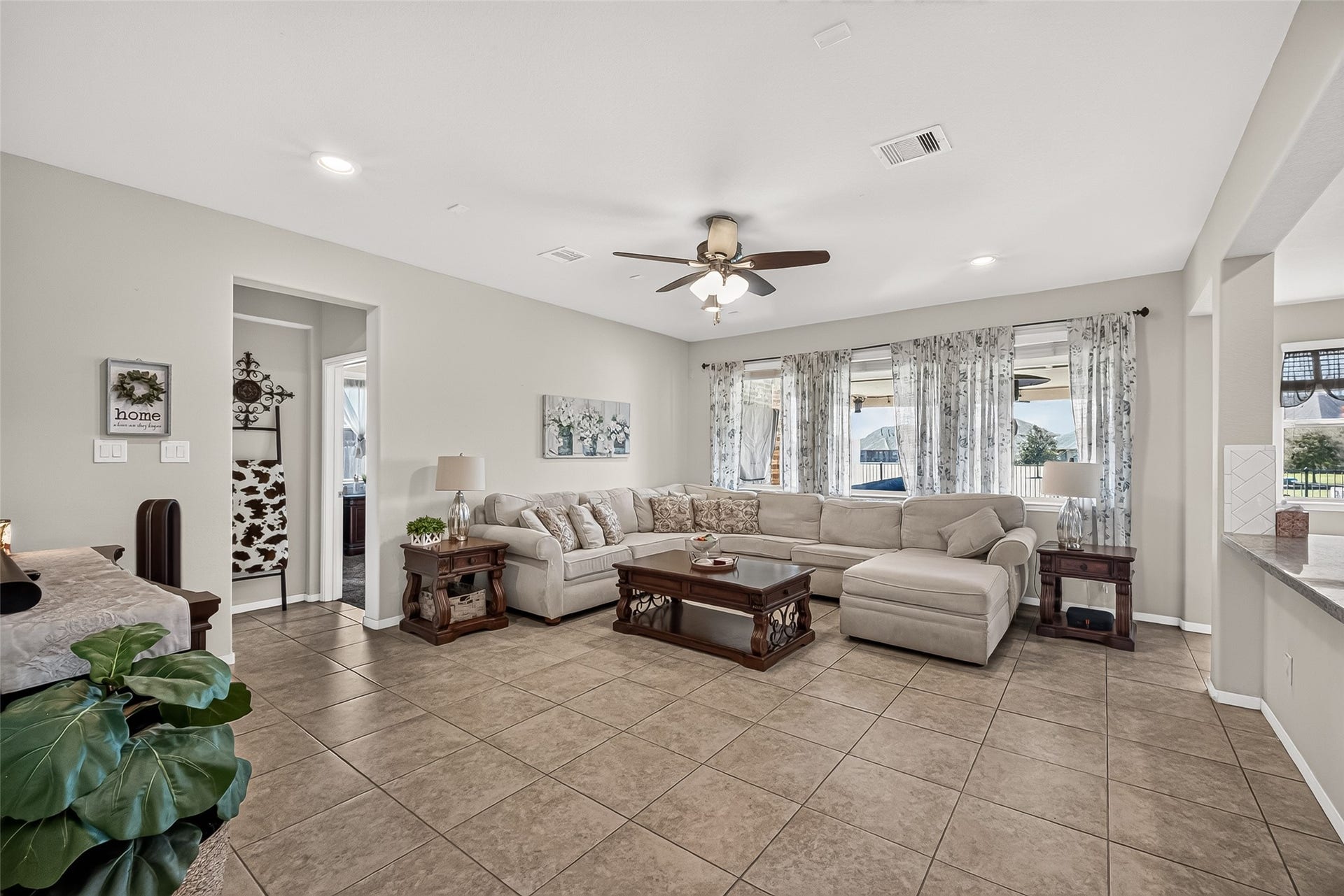 6111 Wayne Way, Rosenberg, TX 77471 6111 Wayne Way, Rosenberg, TX 77471