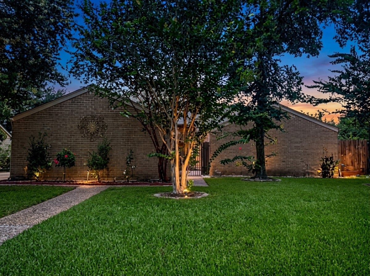 2358 Binley Drive, Houston, TX 77077 A nice, quiet, centrally located place to come home to.