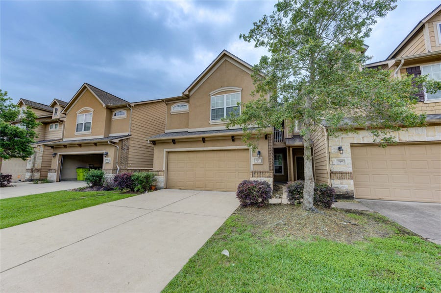 Property photo for 3939 Calgary Circle, Missouri City, TX