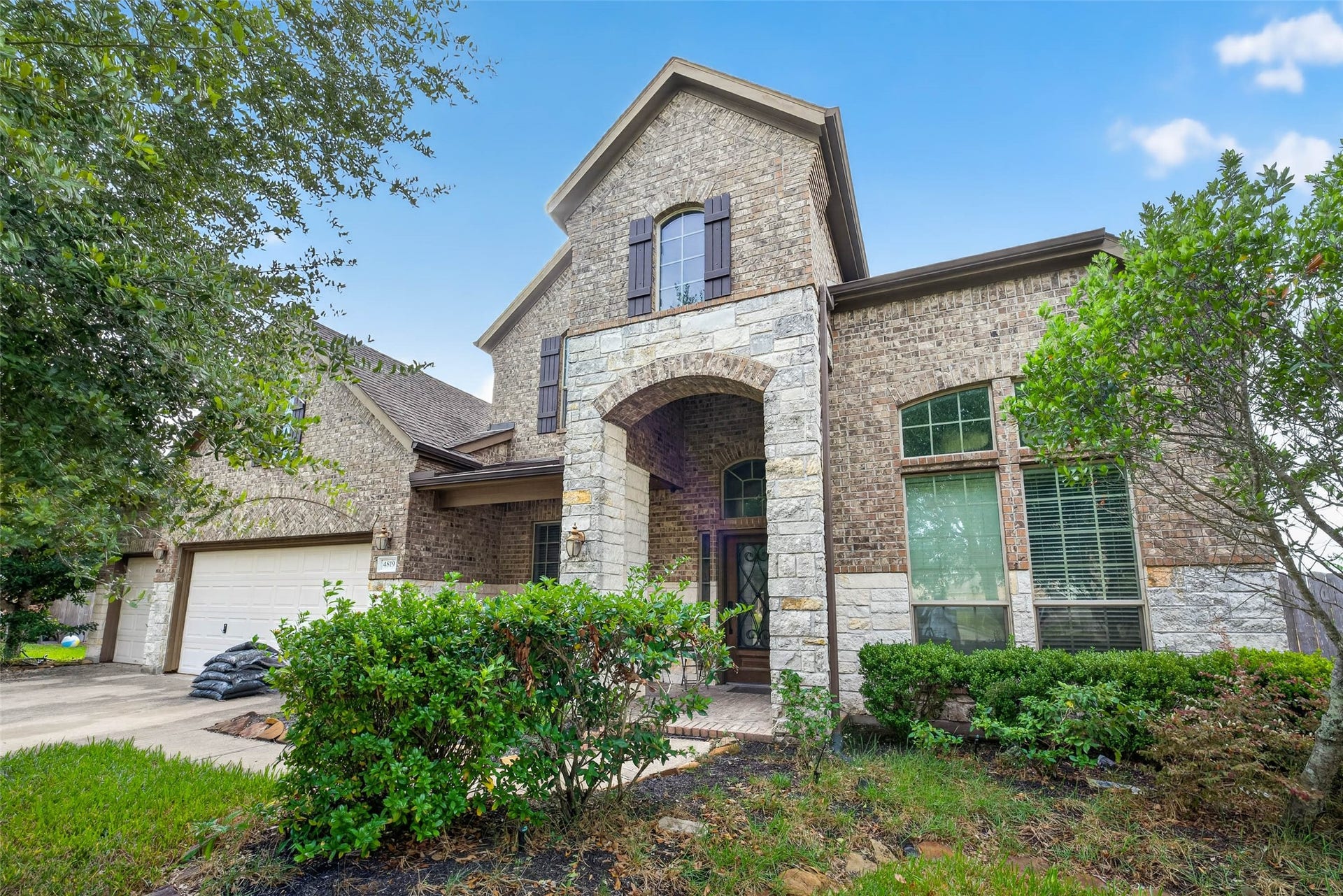 4819 Sabero Lane, League City, TX 77573
