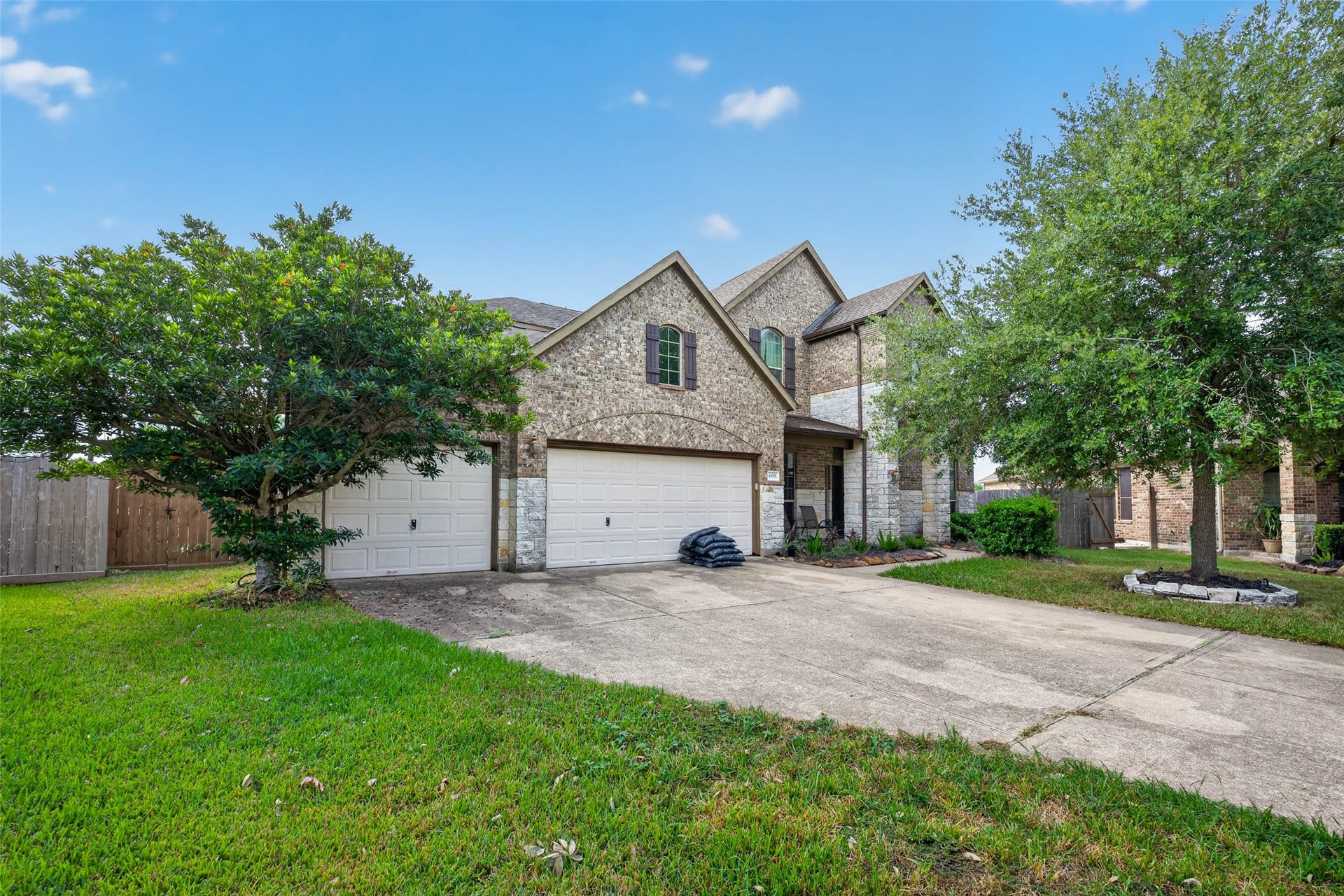 4819 Sabero Lane, League City, TX 77573