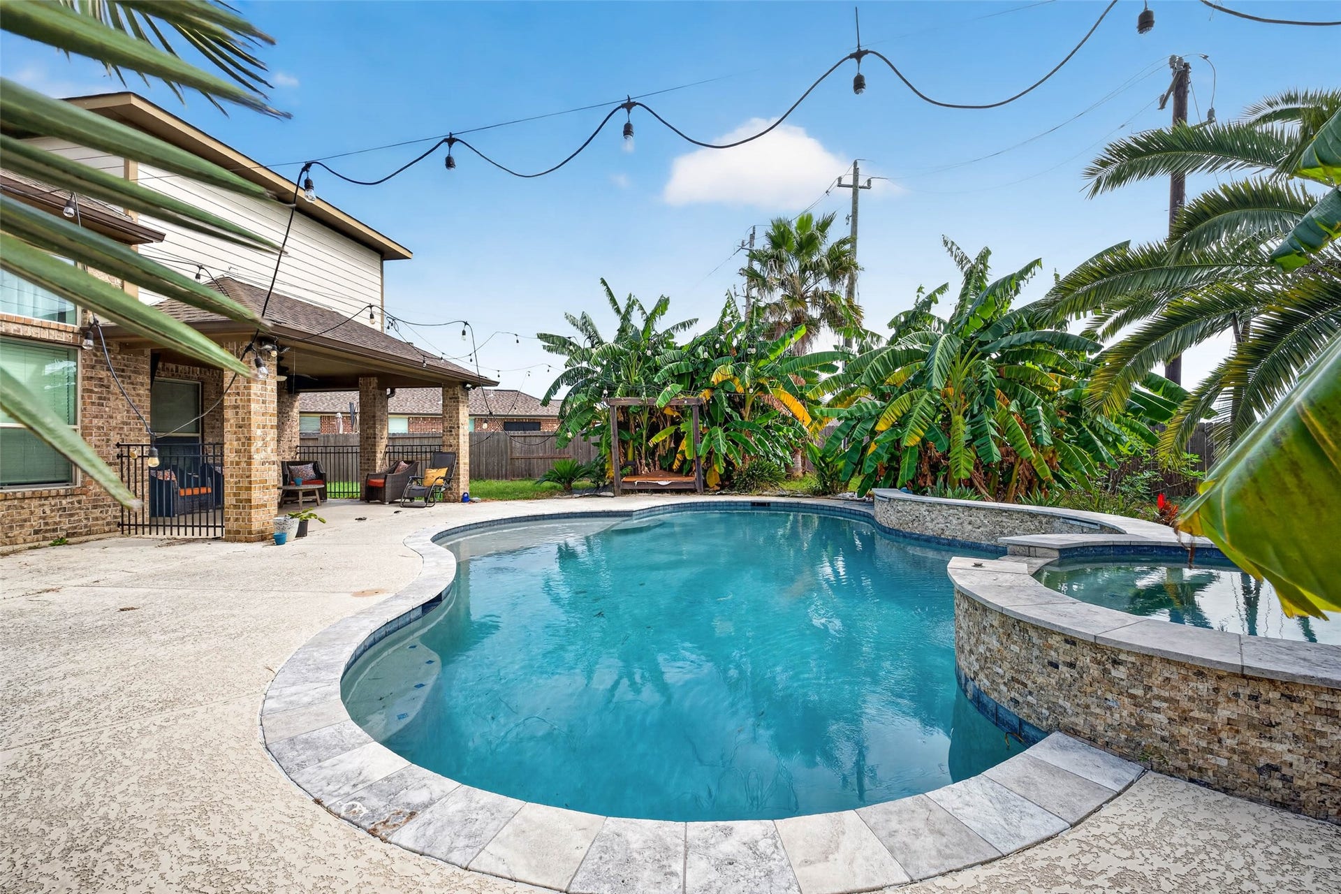 4819 Sabero Lane, League City, TX 77573