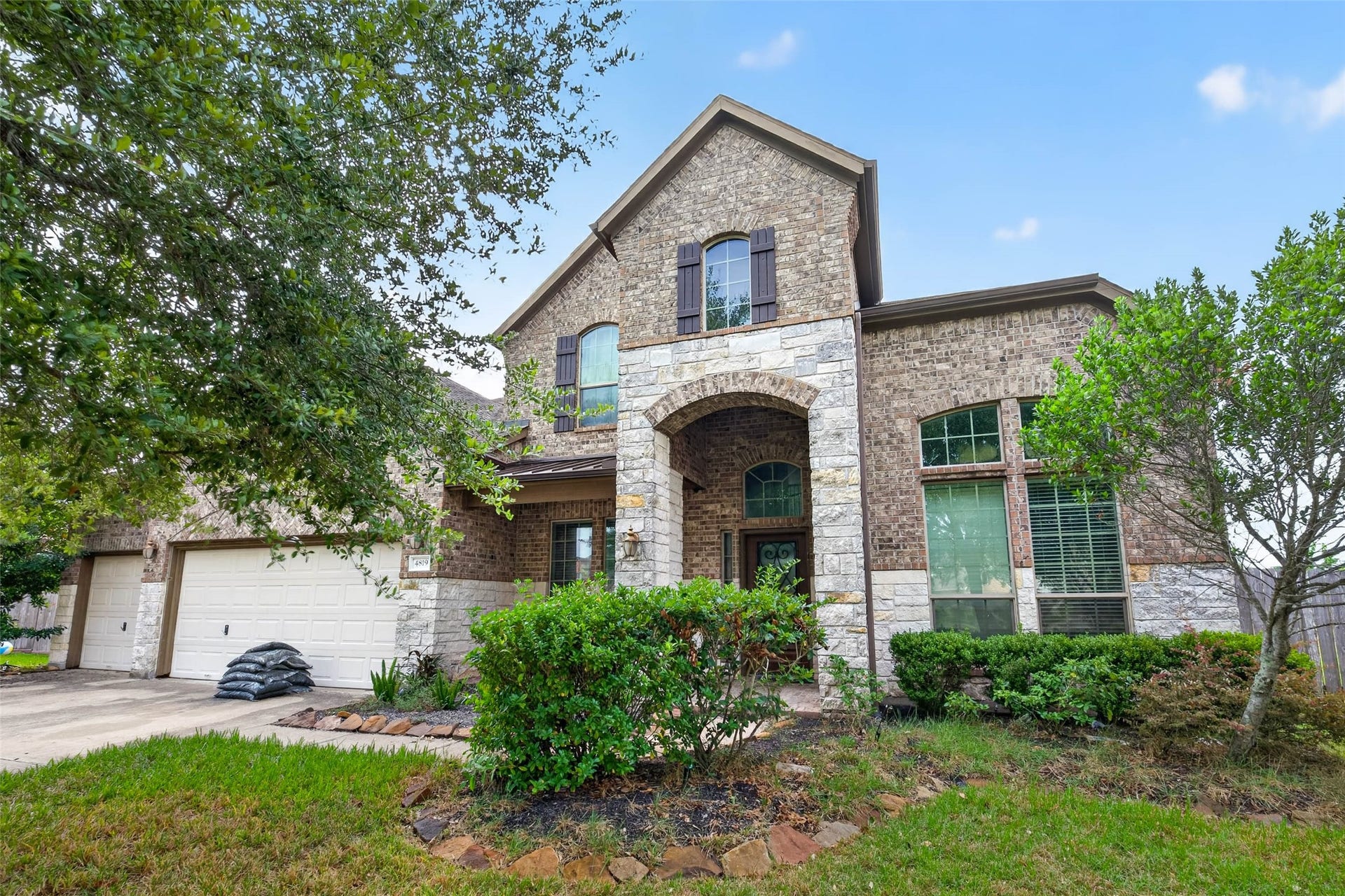 4819 Sabero Lane, League City, TX 77573