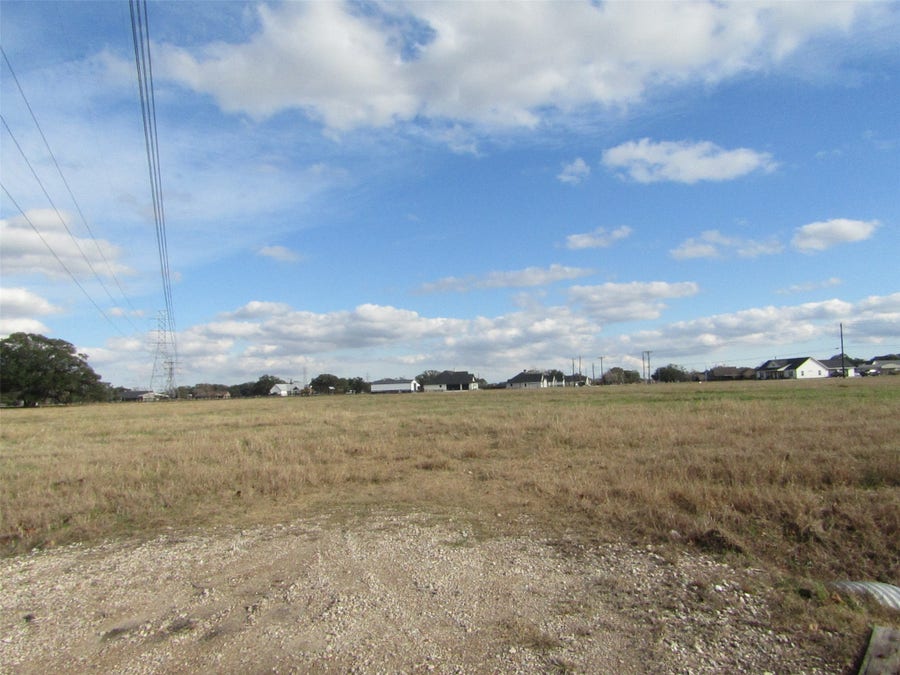 Property photo for 707 Winchester Trail, Angleton, TX
