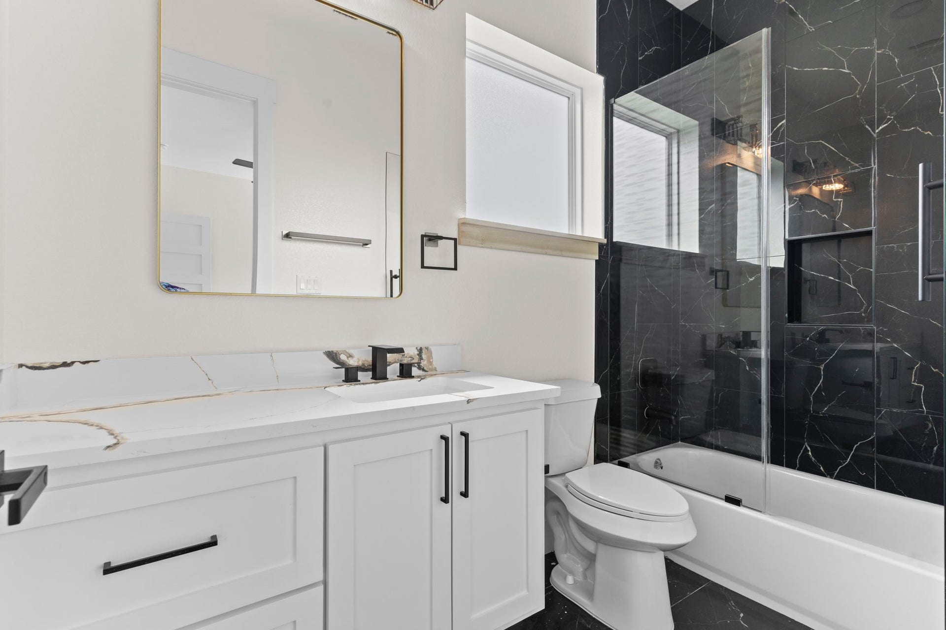 6818 Avenue F Unit B, Houston, TX 77011