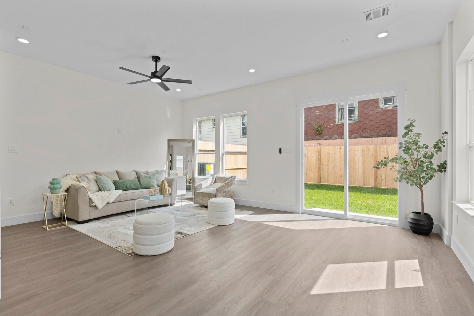 6818 Avenue F Unit B, Houston, TX 77011