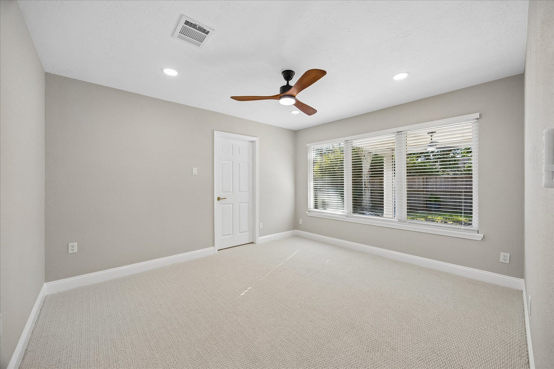 1802 San Sebastian Lane, Houston, TX 77058 1802 San Sebastian Lane, Houston, TX 77058